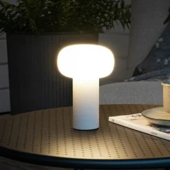 Konstsmide Dekorationsbelysning|Terrassebelysning > Antibes LED-bordlampe, IP54, batteri, RGBW, hvid