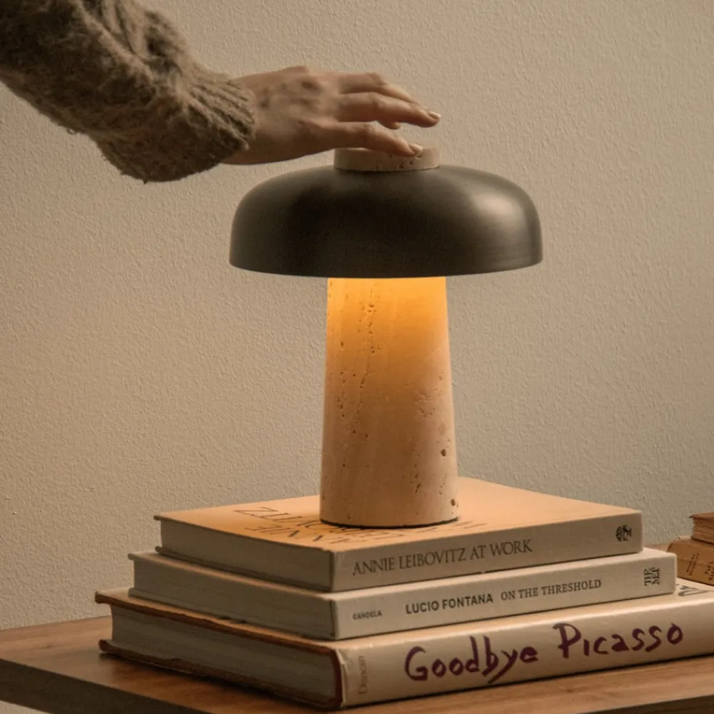 Audo Copenhagen Dekorationsbelysning > Audo bordlampe, sand/bronze, sten, 24,5 cm