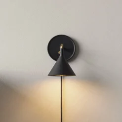 Audo Copenhagen Væg- Og Spejllamper > Audo LED-væglampe Cast, sort, IP44, dæmper, stik