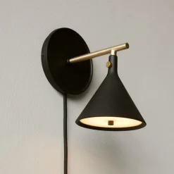 Audo Copenhagen Væg- Og Spejllamper > Audo LED-væglampe Cast, sort, IP44, dæmper, stik