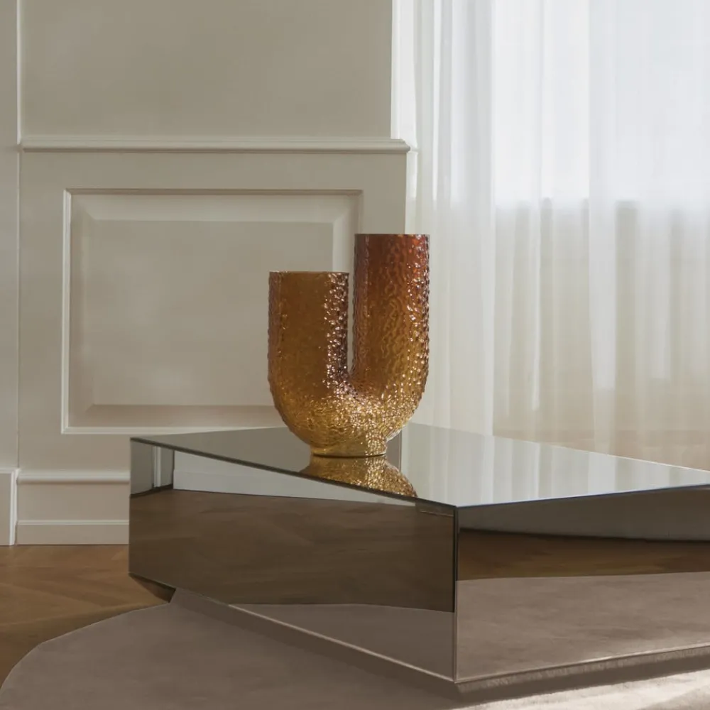 Møbel Og Interiør ^ AYTM Arura-vase, ravfarvet, højde 40 cm, bredde 34 cm, glas