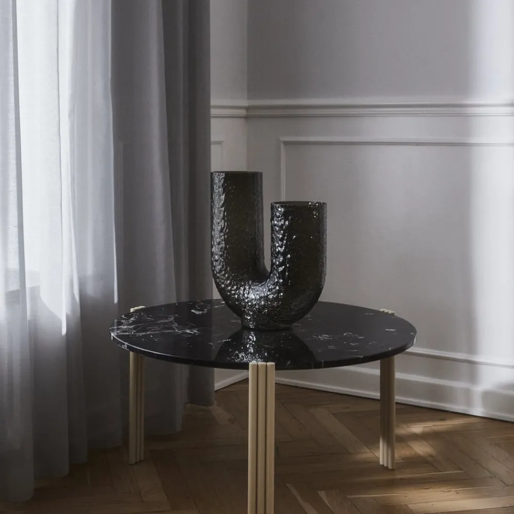 AYTM Møbel Og Interiør > Arura-vase, sort, højde 40 cm, bredde 34 cm, glas