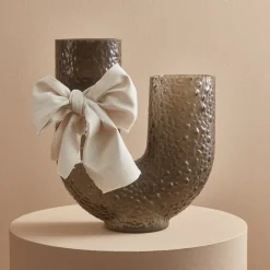 AYTM Møbel Og Interiør > Arura-vase, sort, højde 40 cm, bredde 34 cm, glas