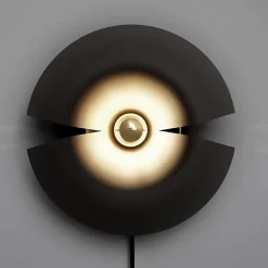 Væglamper ^ AYTM Cycnus væglampe, sort, Ø 30 cm, stik, aluminium, E27