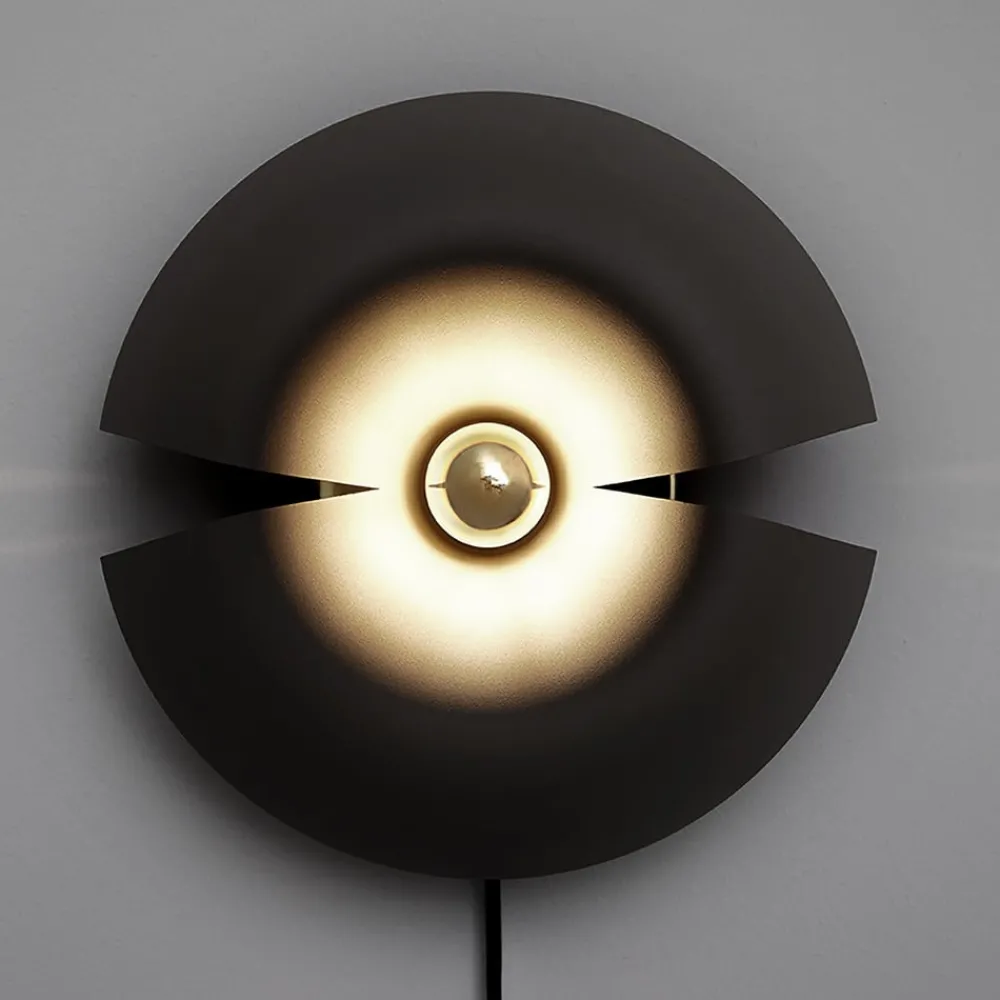 Væglamper ^ AYTM Cycnus væglampe, sort, Ø 30 cm, stik, aluminium, E27