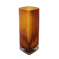 Møbel Og Interiør ^ AYTM Folium-vase, højde 25 cm, ravfarvet, glas