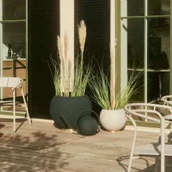 AYTM Møbel Og Interiør > Globe urtepotte, Ø 60 cm, sort, aluminium, stål