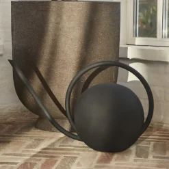 AYTM Møbel Og Interiør > Globe vandkande, sort, længde 55,3 cm, aluminium