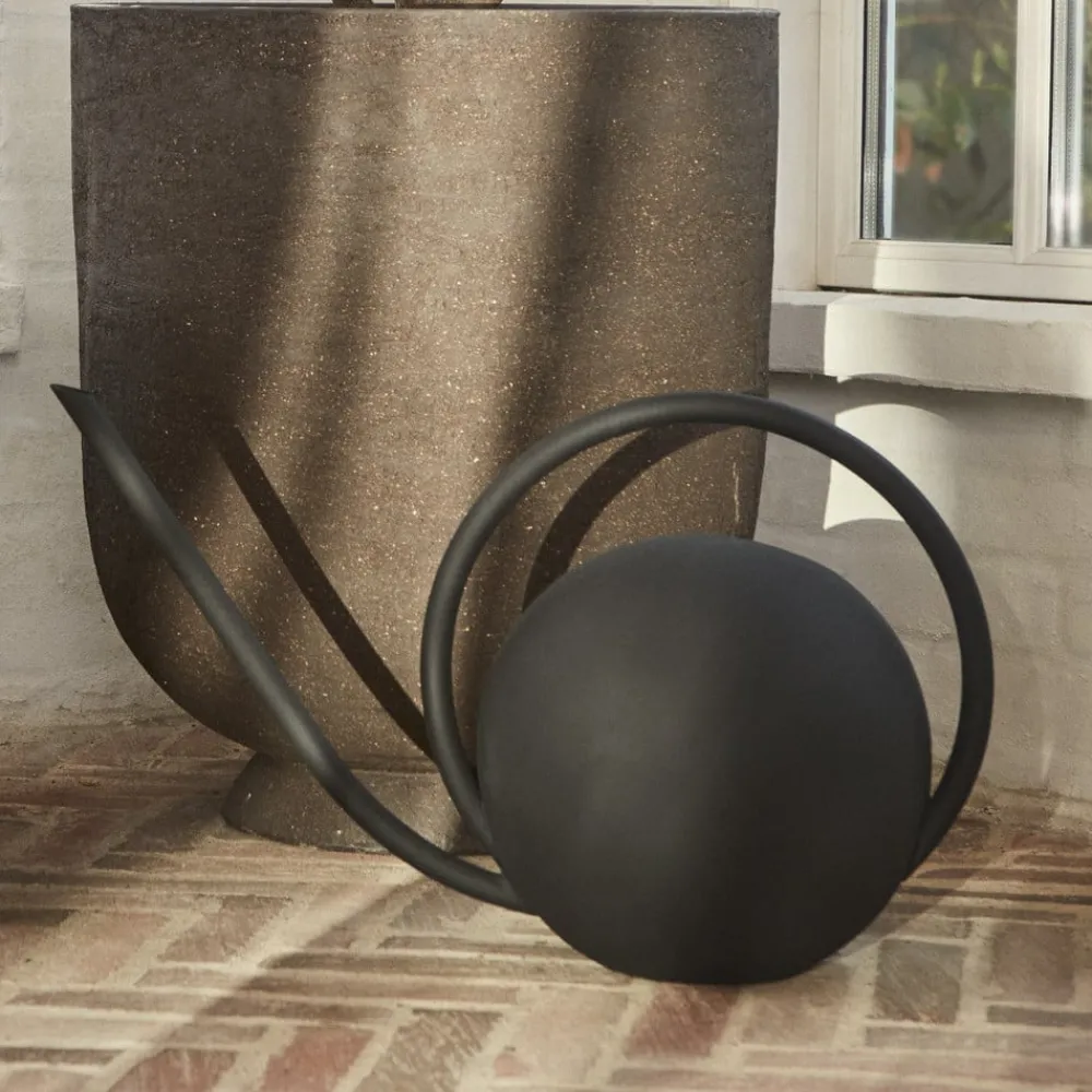AYTM Møbel Og Interiør > Globe vandkande, sort, længde 55,3 cm, aluminium