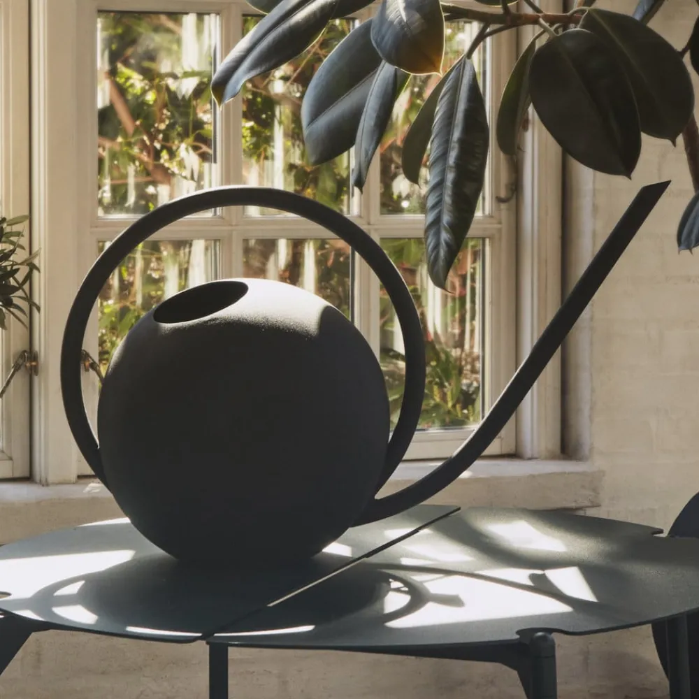 AYTM Møbel Og Interiør > Globe vandkande, sort, længde 55,3 cm, aluminium