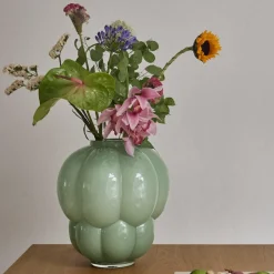 AYTM Møbel Og Interiør > Uva-vase, glas, grøn, Ø 26 cm, højde 28 cm, mundblæst