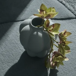 Møbel Og Interiør ^ AYTM Uva-vase, keramik, grøn, Ø 20 cm, drueform