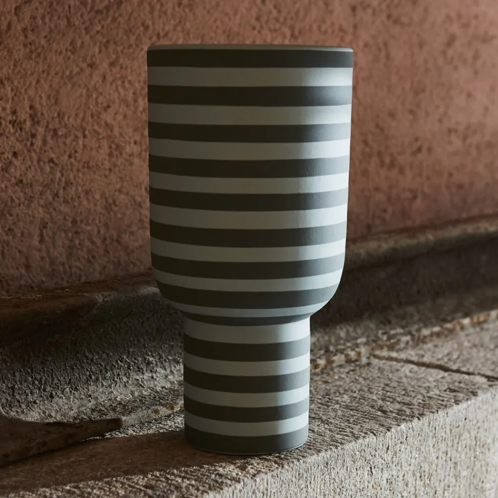 AYTM Møbel Og Interiør > Varia-vase, grøn, Ø 15 cm, højde 30 cm, keramik