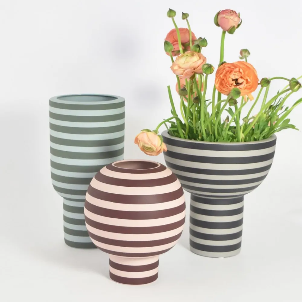 AYTM Møbel Og Interiør > Varia vase, sort, Ø 23 cm, højde 24 cm, keramik