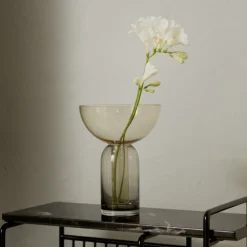 Møbel Og Interiør ^ AYTM Vase Torus, ravfarvet, Ø 25 cm, højde 33 cm, glas