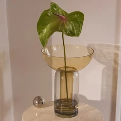 Møbel Og Interiør ^ AYTM Vase Torus, ravfarvet, Ø 25 cm, højde 33 cm, glas