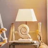 Bordlamper ^ ONLI Bordlampe Conchiglia med dekoreret fod