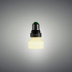 Dæmpbar Led-Pære ^ Buster + Punch LED-pære E27 5W opal 2.700K dæmpbar