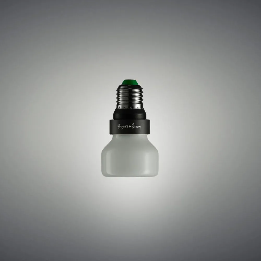 Dæmpbar Led-Pære ^ Buster + Punch LED-pære E27 5W opal 2.700K dæmpbar