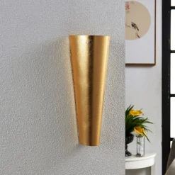Lindby Væglamper|Væglamper > Conan perfekt formet væglampe i guld