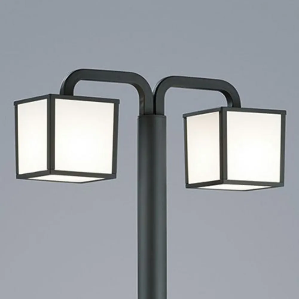 Trio Lighting Lygtepæle > Cubango LED-lygtepæl med to kubeformede skærme