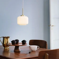 Dyberg Larsen Pendellamper > Arp hængelampe, messingfarvet, glas, Ø 15 cm