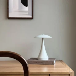 Dyberg Larsen Bordlamper > LED-bordlampe Vienna, creme, højde 28 cm