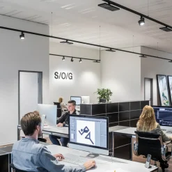 ERCO Skinnesystem > Lucy LED-bordlampe med fod, hvid 840
