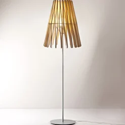 Fabbian Gulvlamper > Stick gulvlampe i træ, kegleformet