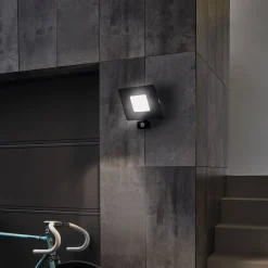EGLO Væglampe Med Sensor|Udendørs Spot > Faedo 3 udendørs LED-spot med sensor, hvid, 30 W