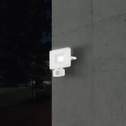 EGLO Væglampe Med Sensor|Udendørs Spot > Faedo 3 udendørs LED-spot med sensor, hvid, 20 W