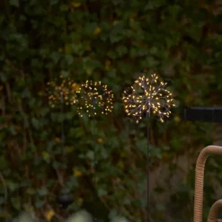STAR TRADING Dekorationsbelysning|Solcellelamper > Firework LED-solcellelampe med jordspyd, 85 cm