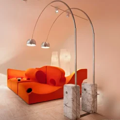 FLOS Gulvlamper > LED-bue-gulvlampe Arco, krom, højde 240 cm