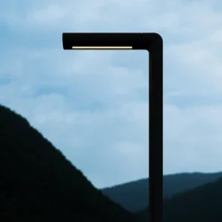 Flos Architectural Gadebelysning > FLOS Walkstick Pipe 2 gadelampe, 2.700 K, sort