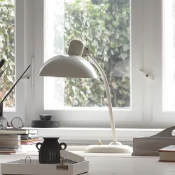 FRITZ HANSEN Arbejdsrum/Kontor > Kaiser Idell 6556-T, blank hvid