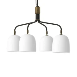 GUBI Lysekroner > Lysekrone Howard 4-lys Ø 66 cm gunmetal/hvid
