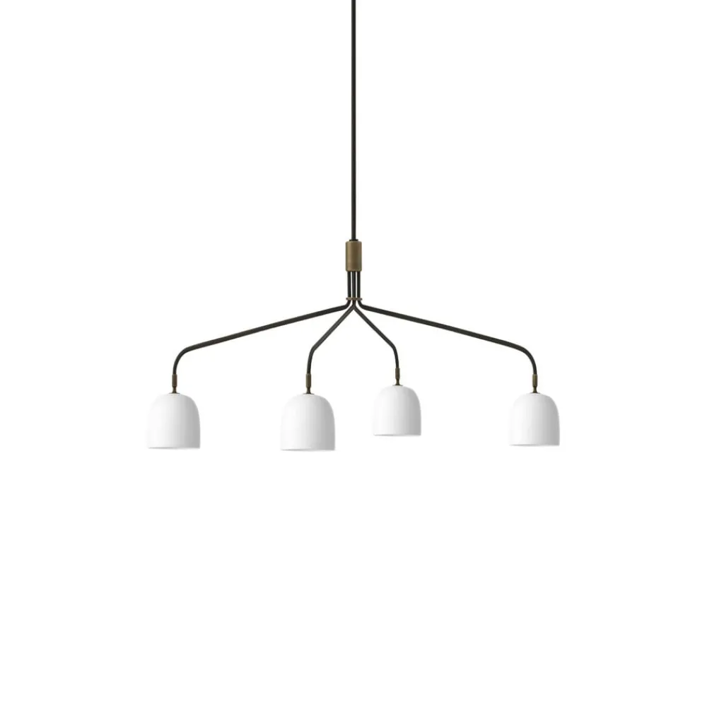 GUBI Lysekroner > Lysekrone Howard 4-lys 134x103 cm hvid/gunmetal