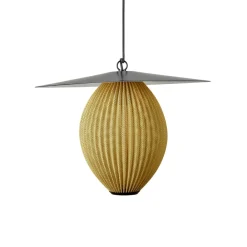 Udendørs Pendellamper ^ GUBI Satellite udendørs pendel, 57x36 cm, sort/sennepsguld