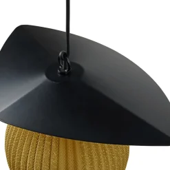 Udendørs Pendellamper ^ GUBI Satellite udendørs pendel, 57x36 cm, sort/sennepsguld