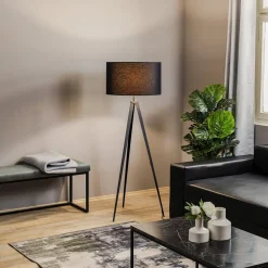 Euluna Gulvlamper|Gulvlamper > Gulvlampe Tago, treben, skærm sort/sølv