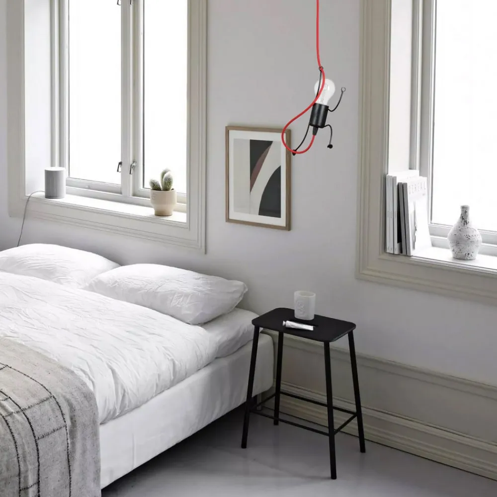 EMIBIG LIGHTING Pendellamper > Hængelampe Bobi 1 i sort, kabel rød, 1 lyskilde.