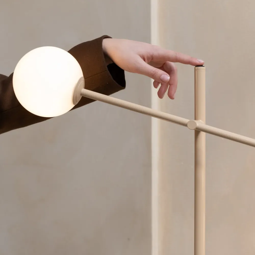 IT´S ABOUT ROMI Gulvlamper > IT'S ABOUT ROMI Gulvlampe Copenhagen, beige, glas, drejelig