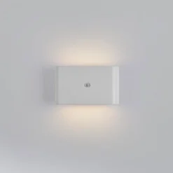JUST LIGHT. GmbH Væg- Og Spejllamper > JUST LIGHT. LED-batteridrevet væglampe Ziddy, hvid, sensor 3.000 K