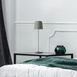 Brilliant Dekorationsbelysning|Terrassebelysning > Kaami LED-bordlampe, dæmpbar, grå mat