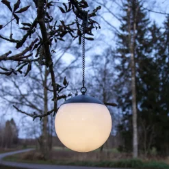 STAR TRADING Udendørs Pendellamper|Solcellelamper > LED solar hængelampe Globus