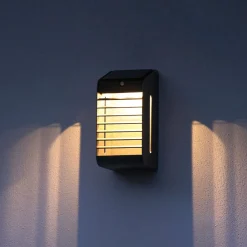 Les Jardins Solcelle Lampe Med Sensor|Væglampe Med Sensor > LED-solcellelampe Corner med sensor, grå
