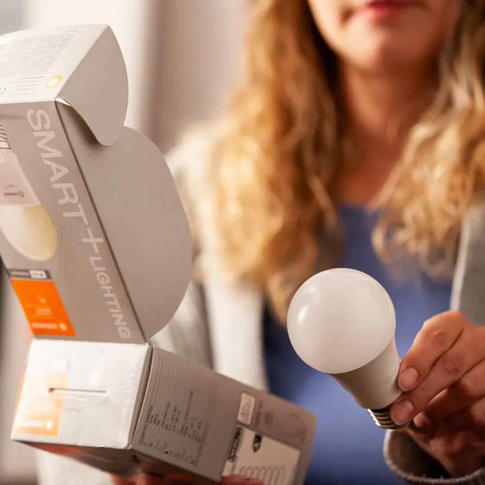 Dæmpbar Led-Pære|Smarte Lyskilder ^ LEDVANCE SMART+ WiFi B22d 9W Classic 2,700-6,500K