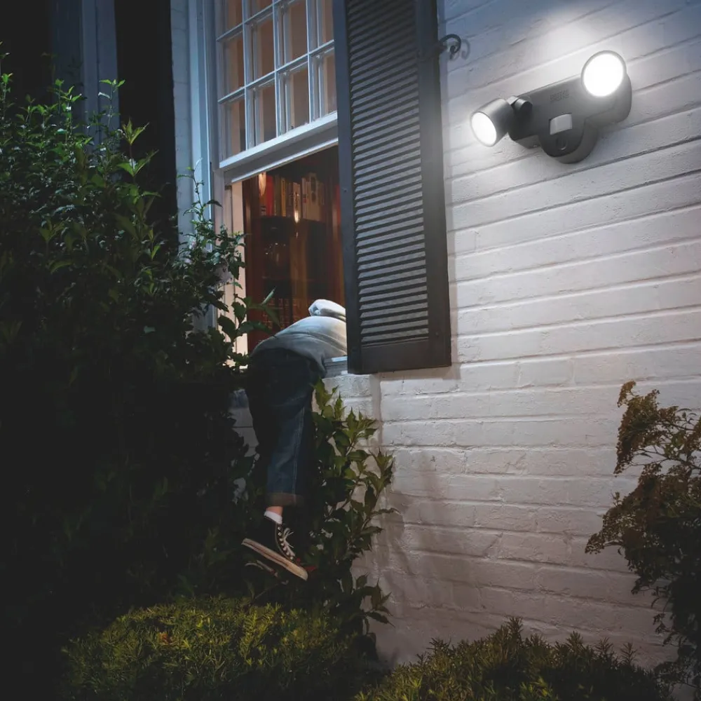 LEDVANCE SMART+ Væglampe Med Sensor > WiFi Multispot Camera væglampe