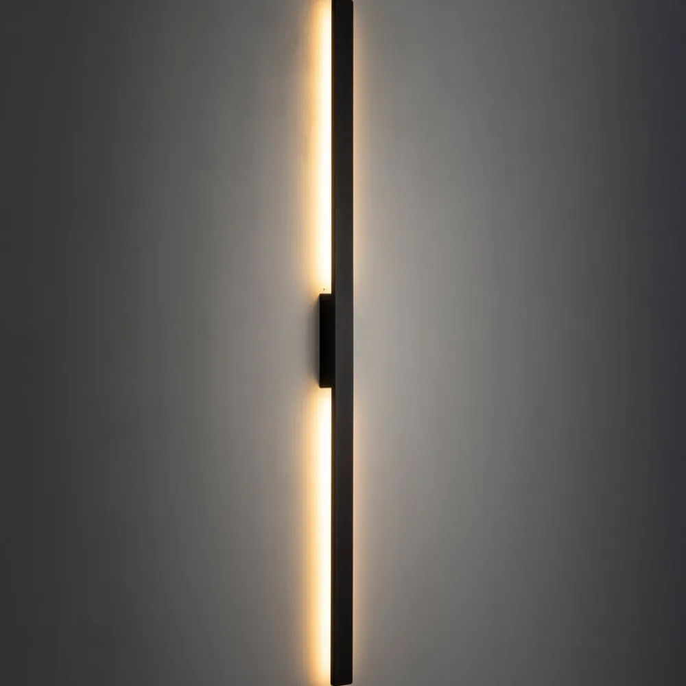 Væglamper ^ Nowodvorski Lighting LED-væglampe Demi L, sort, aluminium, højde 144 cm, IP54