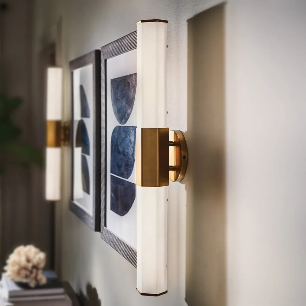 Quintiesse Væg- Og Spejllamper > LED-væglampe til badeværelset Facet Dual, messing, 2 lyskilder, bredde 66 cm